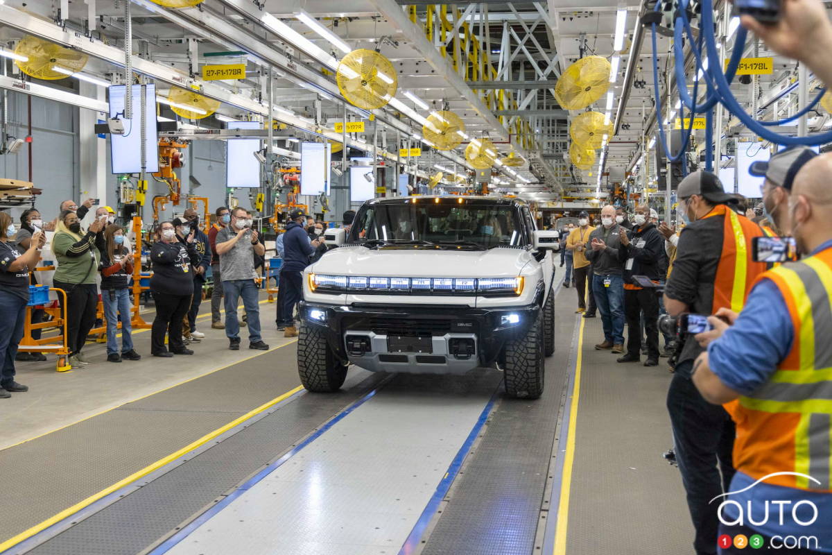 Humvee Factory Pause dans la production des GMC Hummer EV et Cadillac Escalade IQ - L ...
