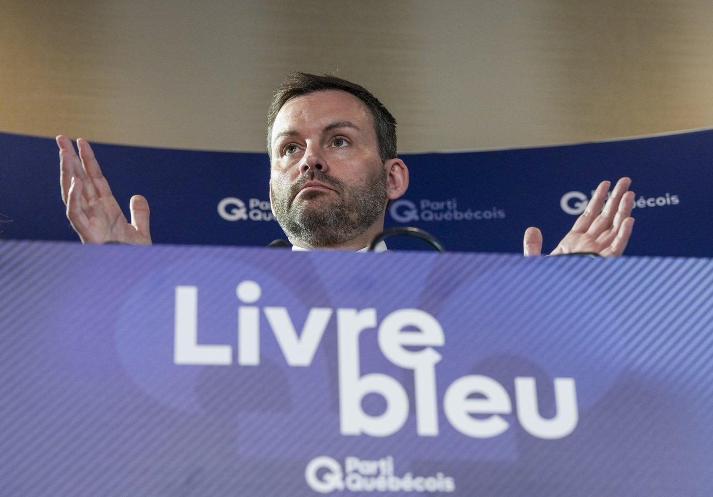 Les citoyens québécois pourront garder leur passeport canadien , selon PSPP